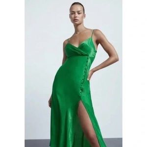 Green Zara button slip dress dress medium, never worn NWT